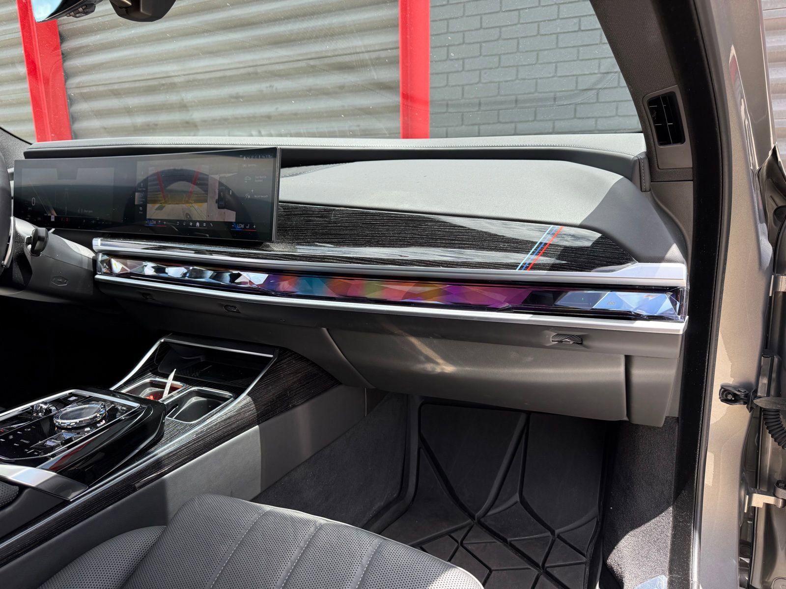 Used 2025 BMW 760i xDrive w/ Executive Package AWD/4WD image 22