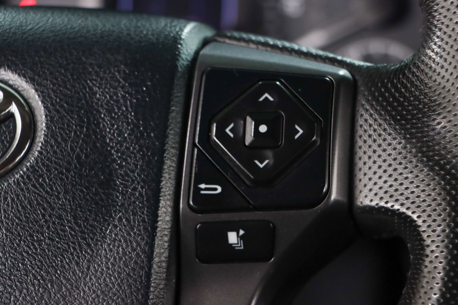 Used 2019 Toyota Tacoma TRD Sport image 16