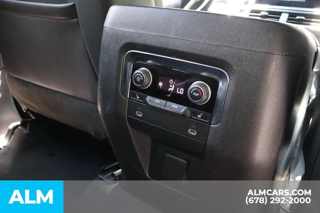 Used 2023 Chevrolet Tahoe Z71 w/ Luxury Package AWD/4WD image 27