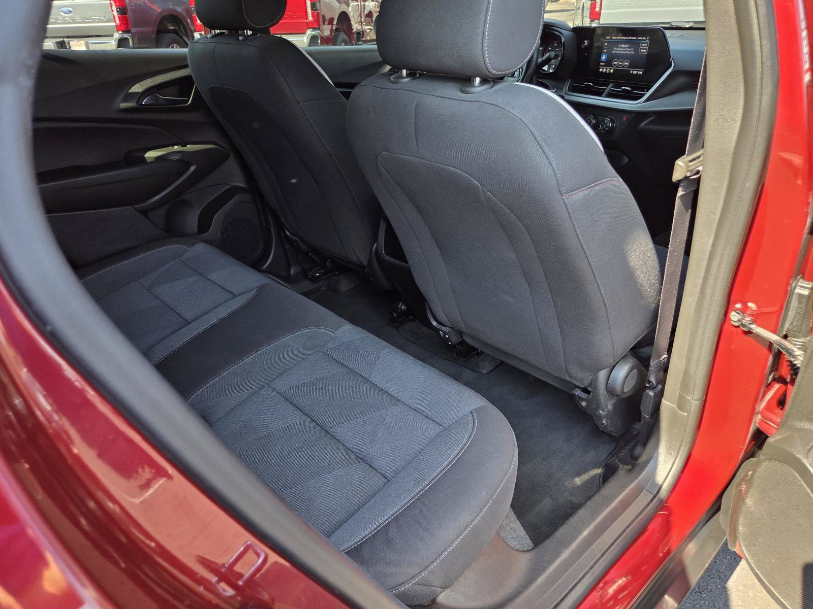 Used 2024 Chevrolet Trax RS w/ Driver Confidence Package FWD image 19