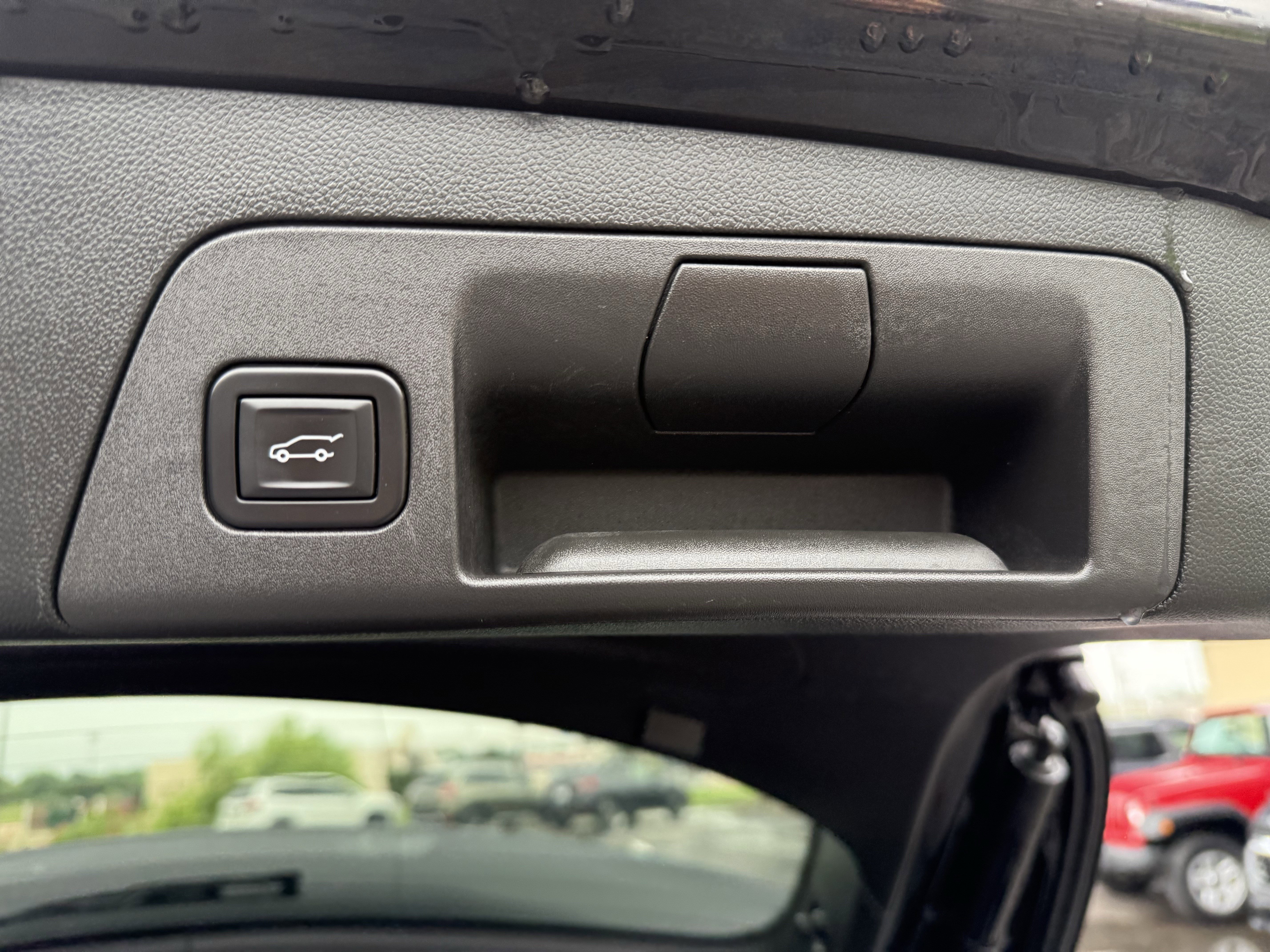 Used 2023 Buick Envision Essence w/ Sport Touring Package FWD image 10