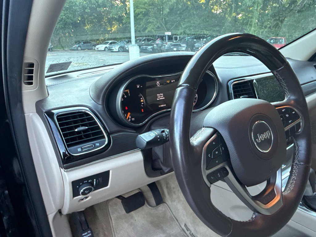 Used 2019 Jeep Grand Cherokee Overland AWD/4WD image 18