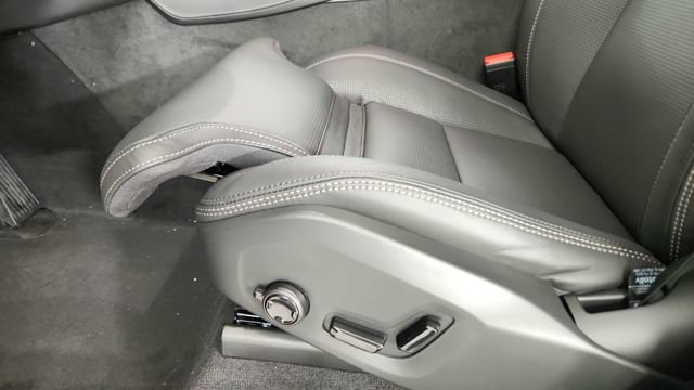 Used 2025 Volvo XC90 B6 Ultra w/ Protection Package Premier AWD/4WD image 14