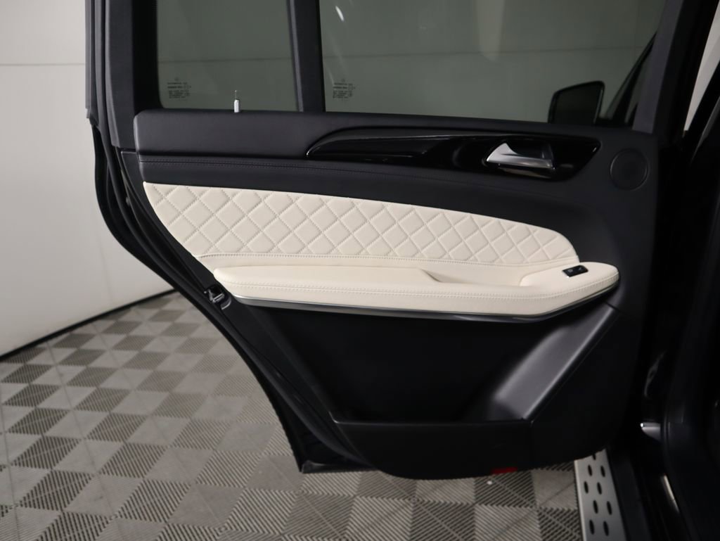 Used 2017 Mercedes-Benz GLS 550 4MATIC image 26