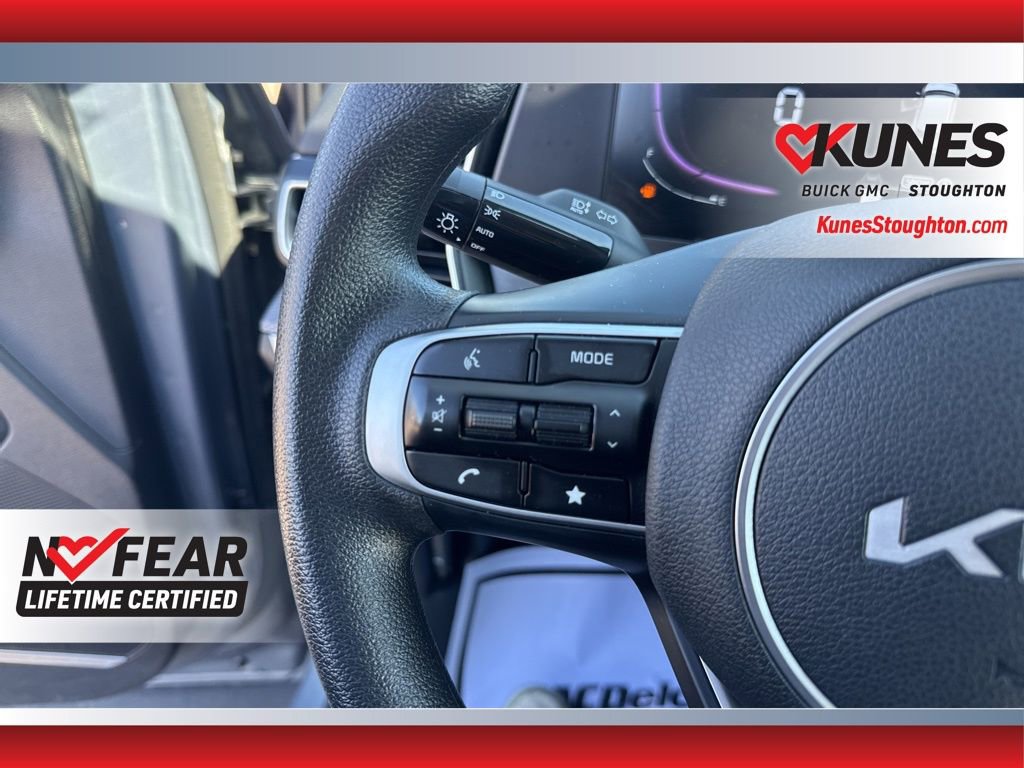 Used 2025 Kia Sportage LX image 24