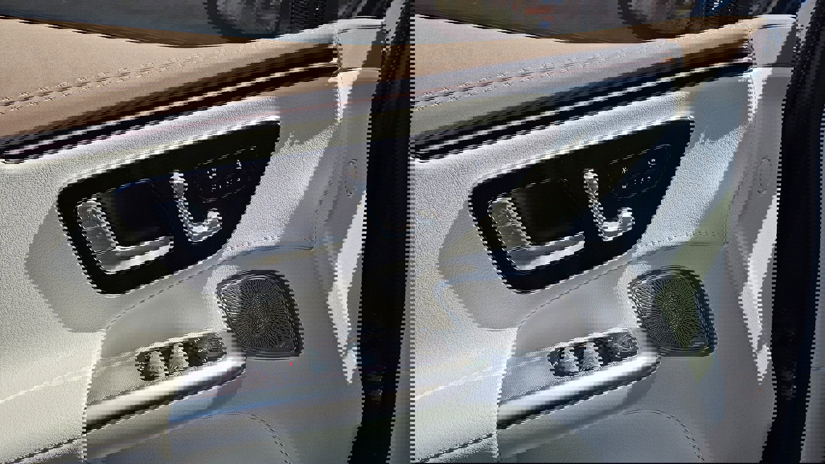 Used 2023 Mercedes-Benz EQE 500 4MATIC Sedan w/ Exclusive Trim Package image 14