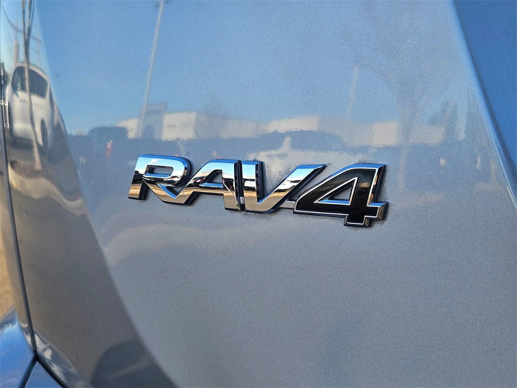 Used 2018 Toyota RAV4 XLE image 30