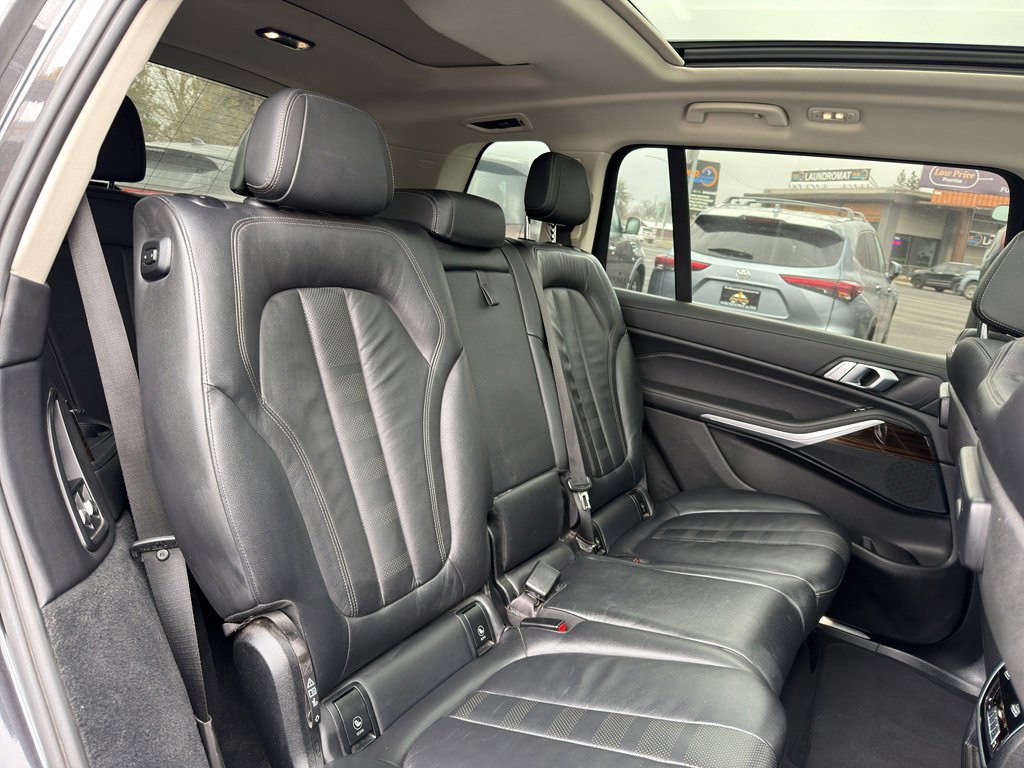Used 2020 BMW X7 xDrive40i w/ Cold Weather Package image 17