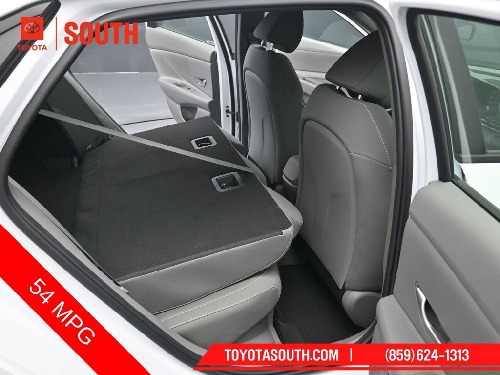 Used 2023 Hyundai Elantra Blue image 25