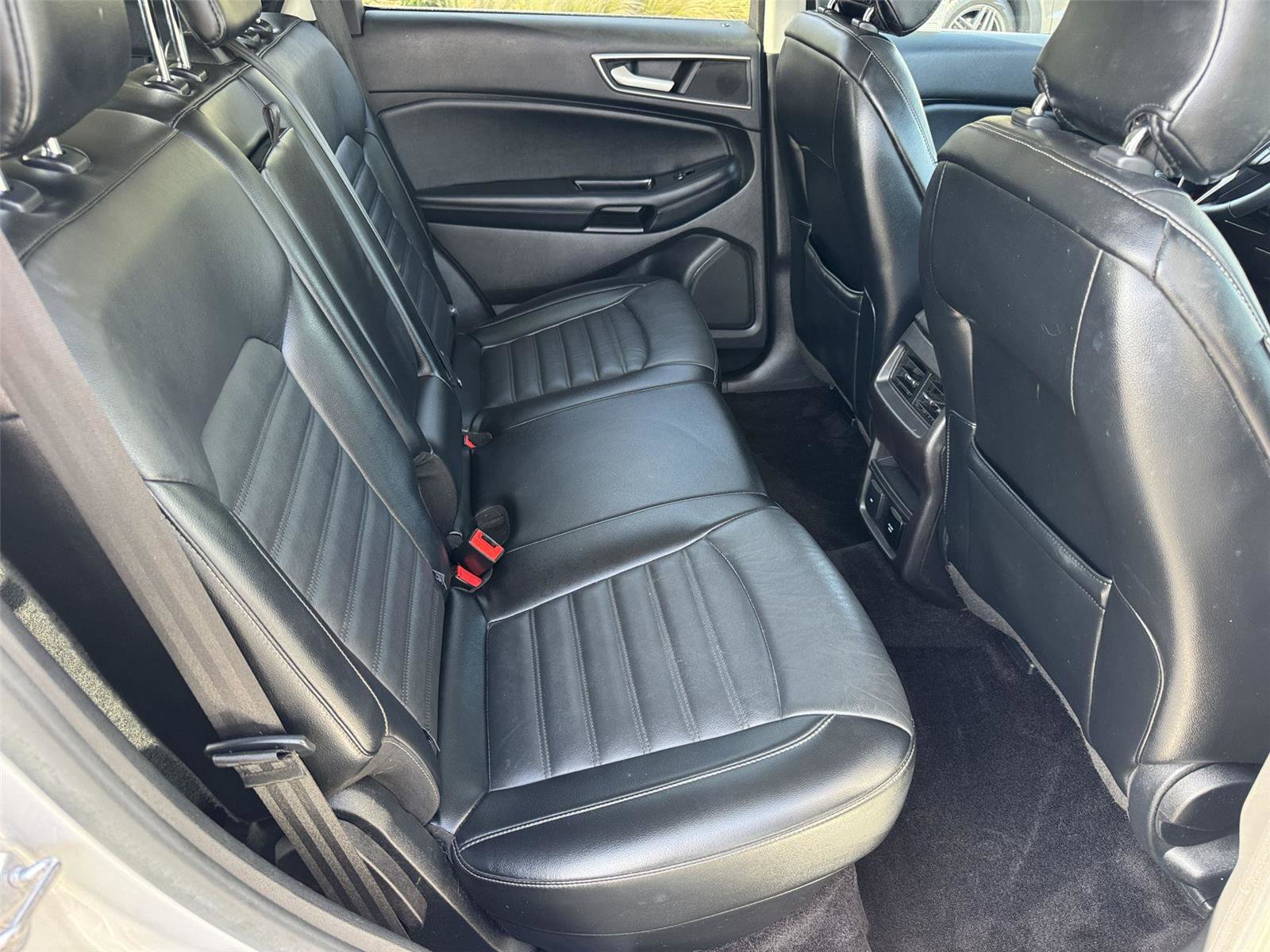 Used 2015 Ford Edge SEL w/ Equipment Group 201A FWD image 18