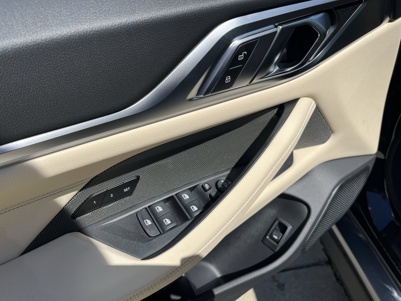 Used 2026 BMW i4 eDrive40 w/ Premium Package RWD image 19