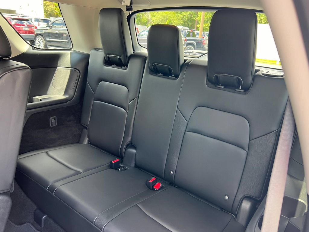 Used 2025 Nissan Pathfinder SL AWD/4WD image 18