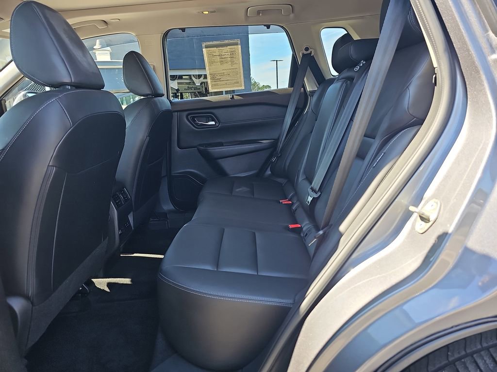 Used 2023 Nissan Rogue SL w/ SL Premium Package image 18