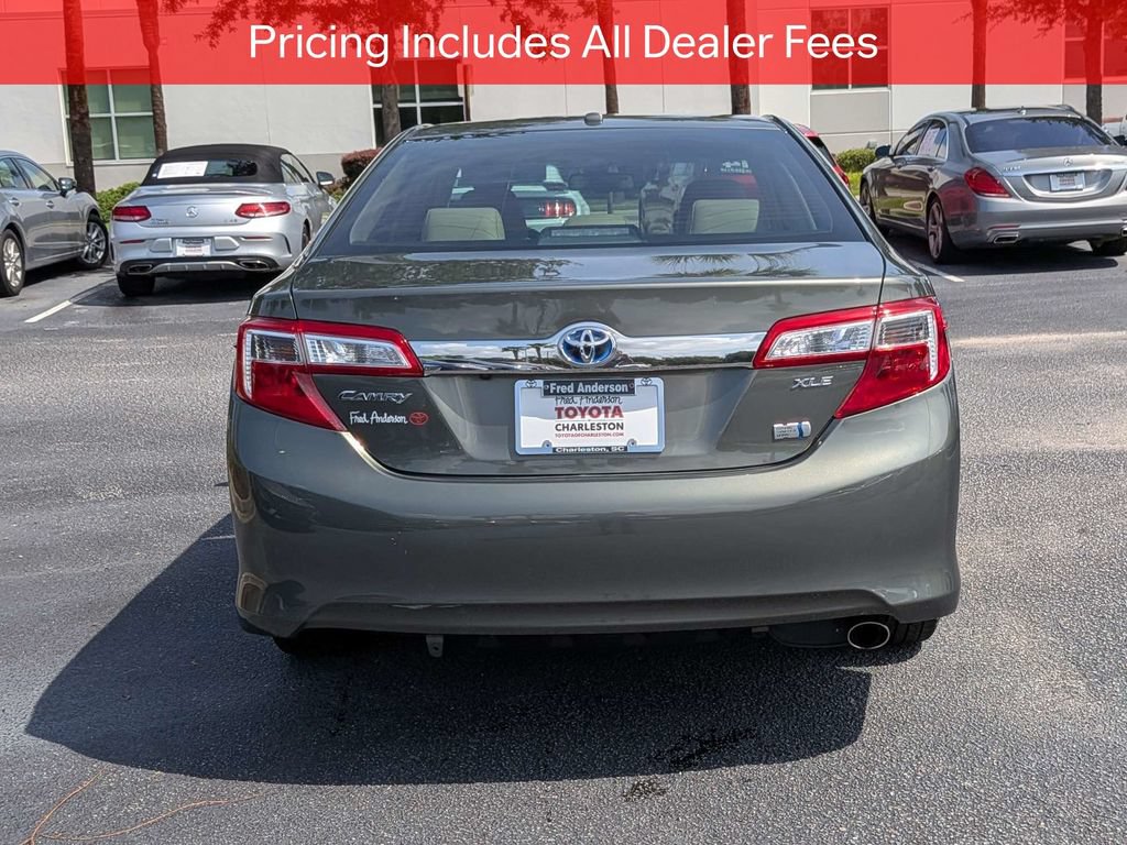 Used 2014 Toyota Camry XLE w/ Moonroof Package FWD image 6