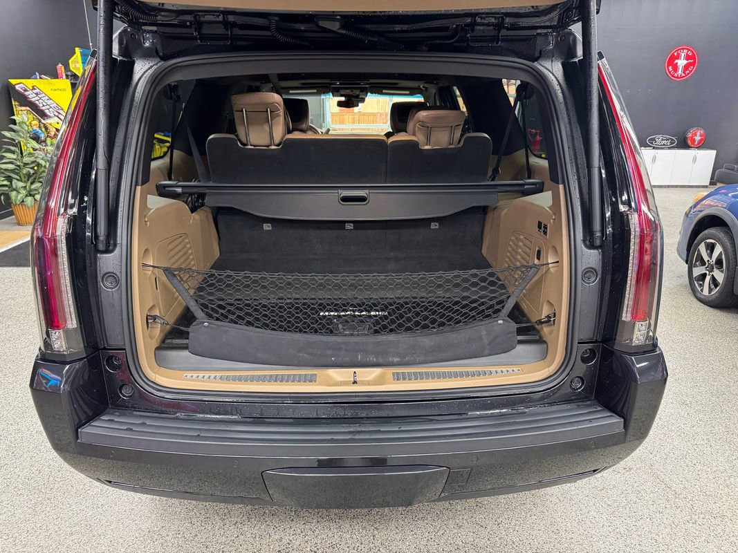 Used 2019 Cadillac Escalade ESV Platinum image 15