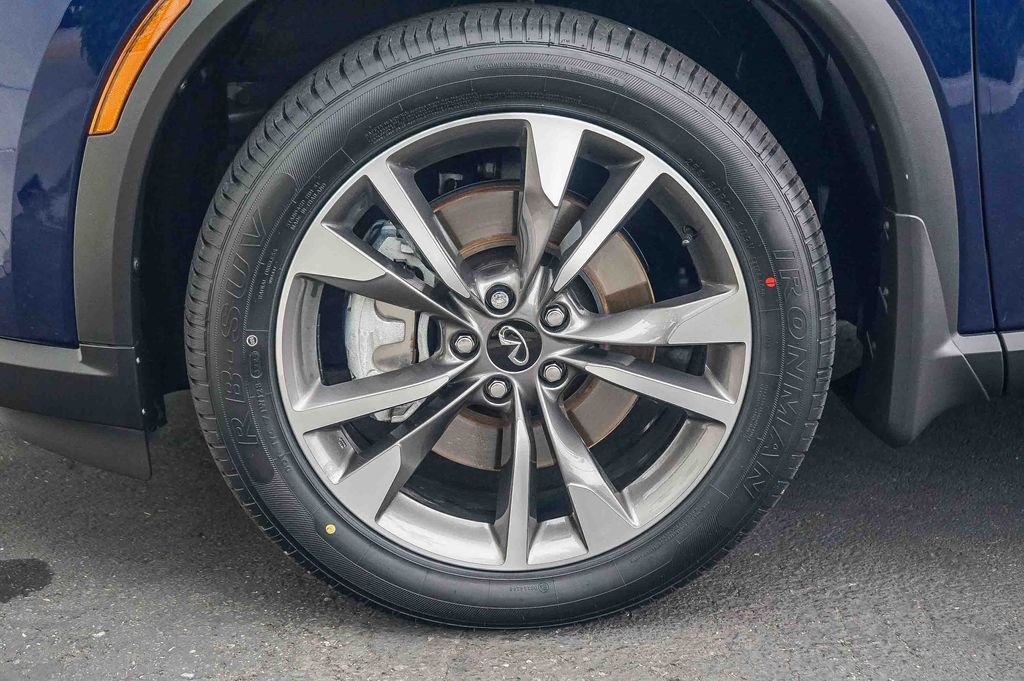 Certified 2025 INFINITI QX60 Luxe image 9