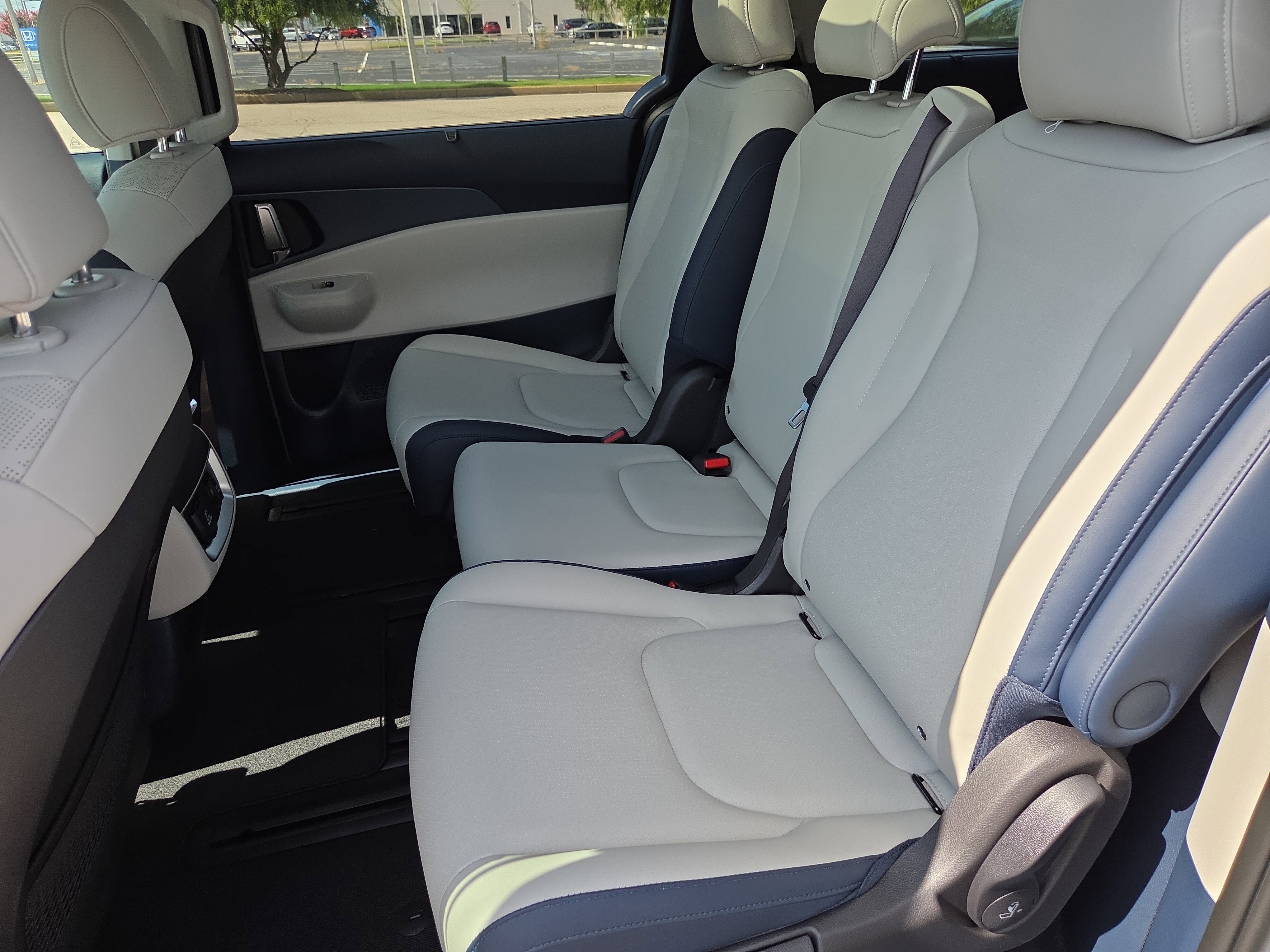 New 2026 Kia Carnival SX image 5