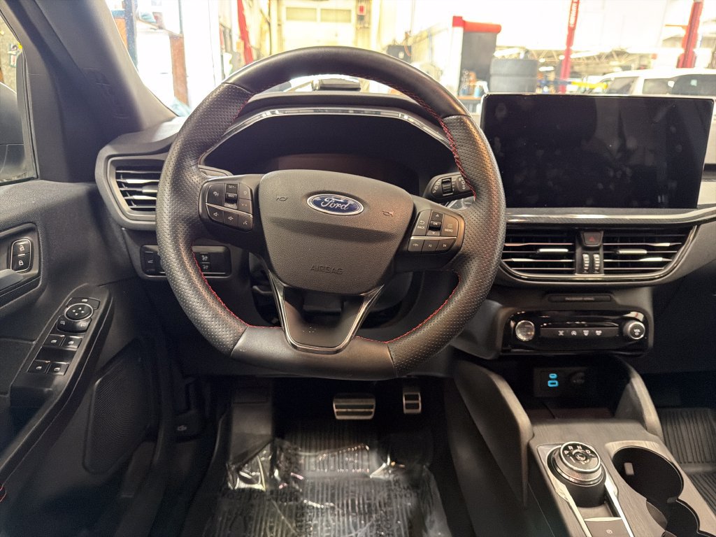 Used 2023 Ford Escape ST-Line w/ Tech Pack #1 AWD/4WD image 16