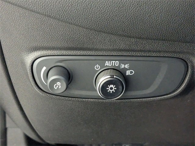 Used 2023 Chevrolet Equinox RS w/ RS Leather Package image 15