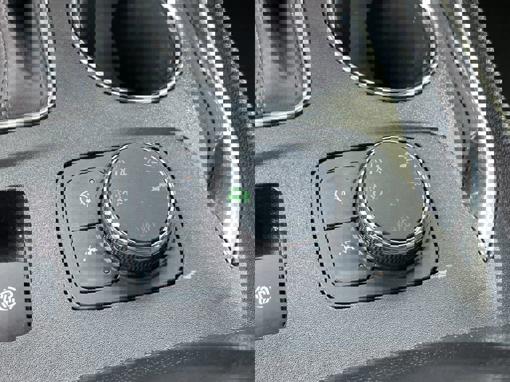 Certified 2023 Chevrolet Traverse Premier image 28