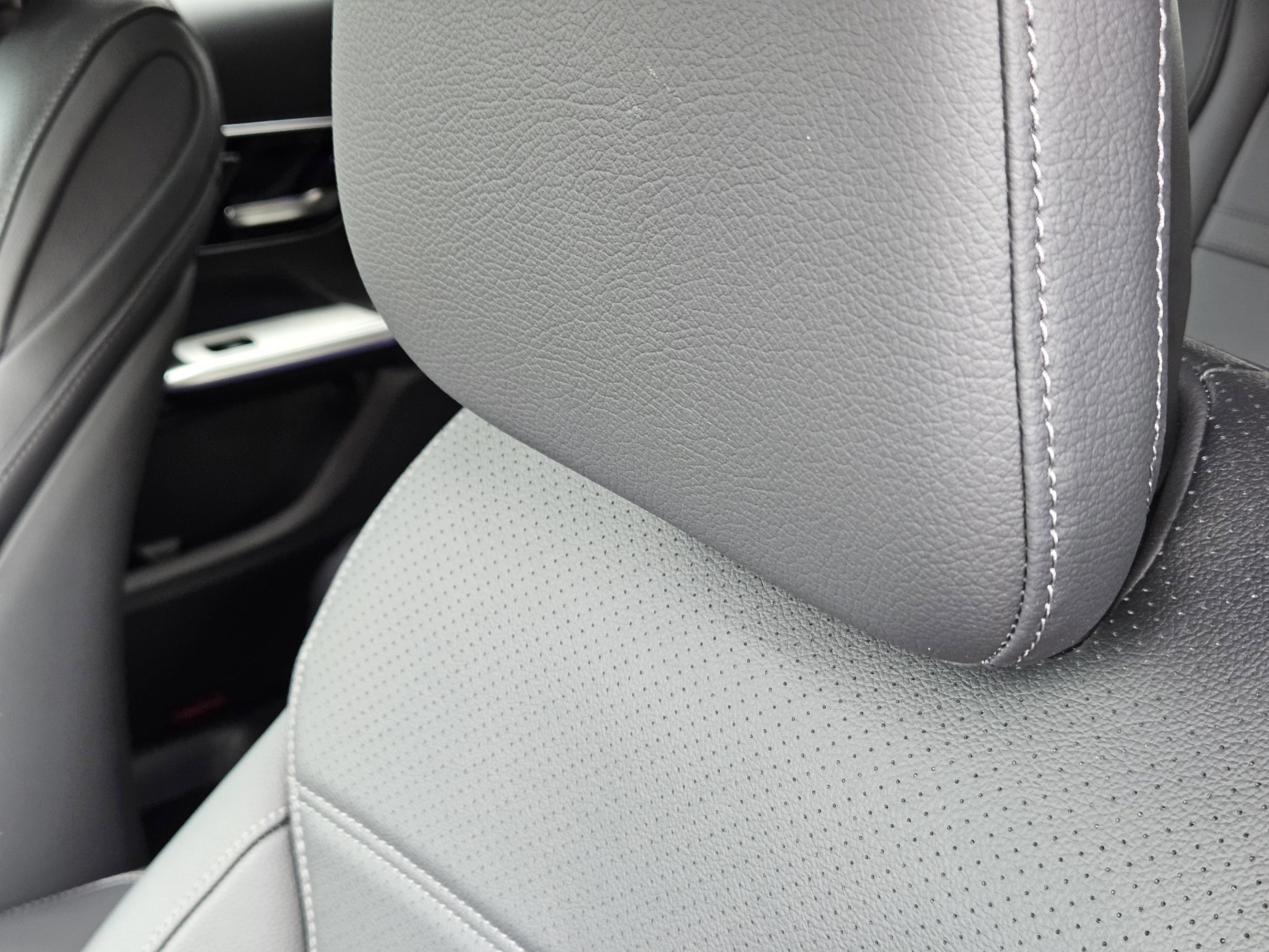 Certified 2026 Mercedes-Benz GLC 300 image 7