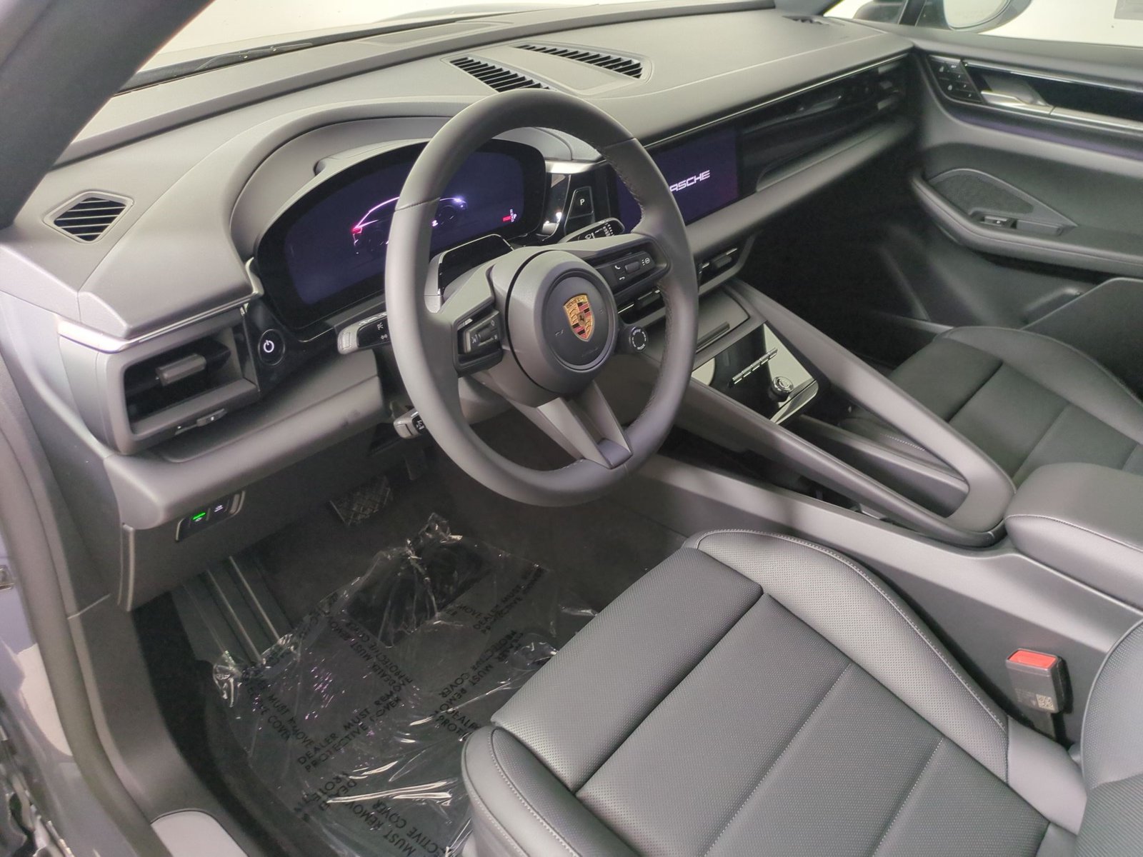 New 2026 Porsche Macan Electric RWD image 4