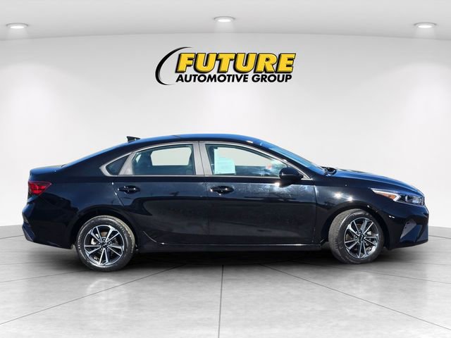 Used 2023 Kia Forte LXS w/ LXS Technology Package image 3