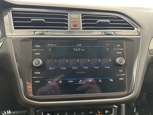 Used 2021 Volkswagen Tiguan SE image 19