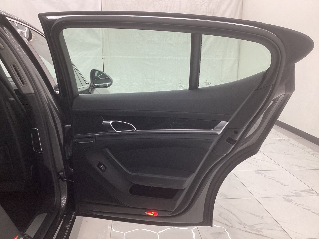 Used 2013 Porsche Panamera S image 24