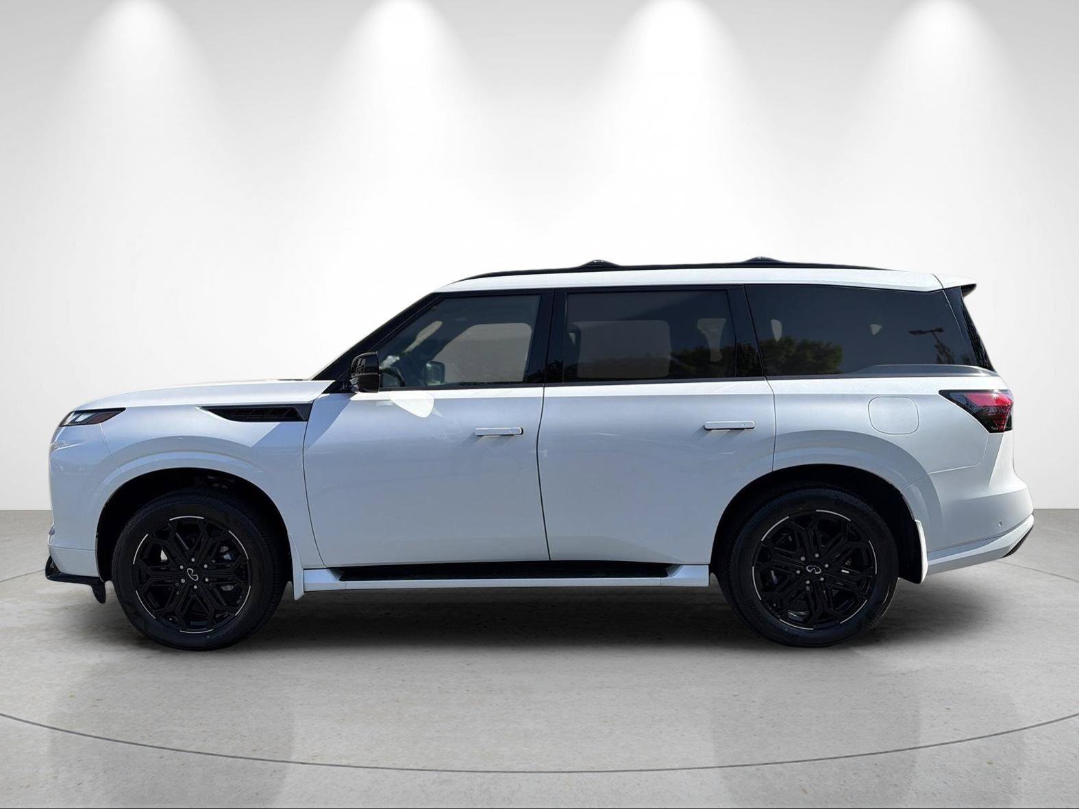 New 2026 INFINITI QX80 4WD w/ Sport Exterior Package image 2