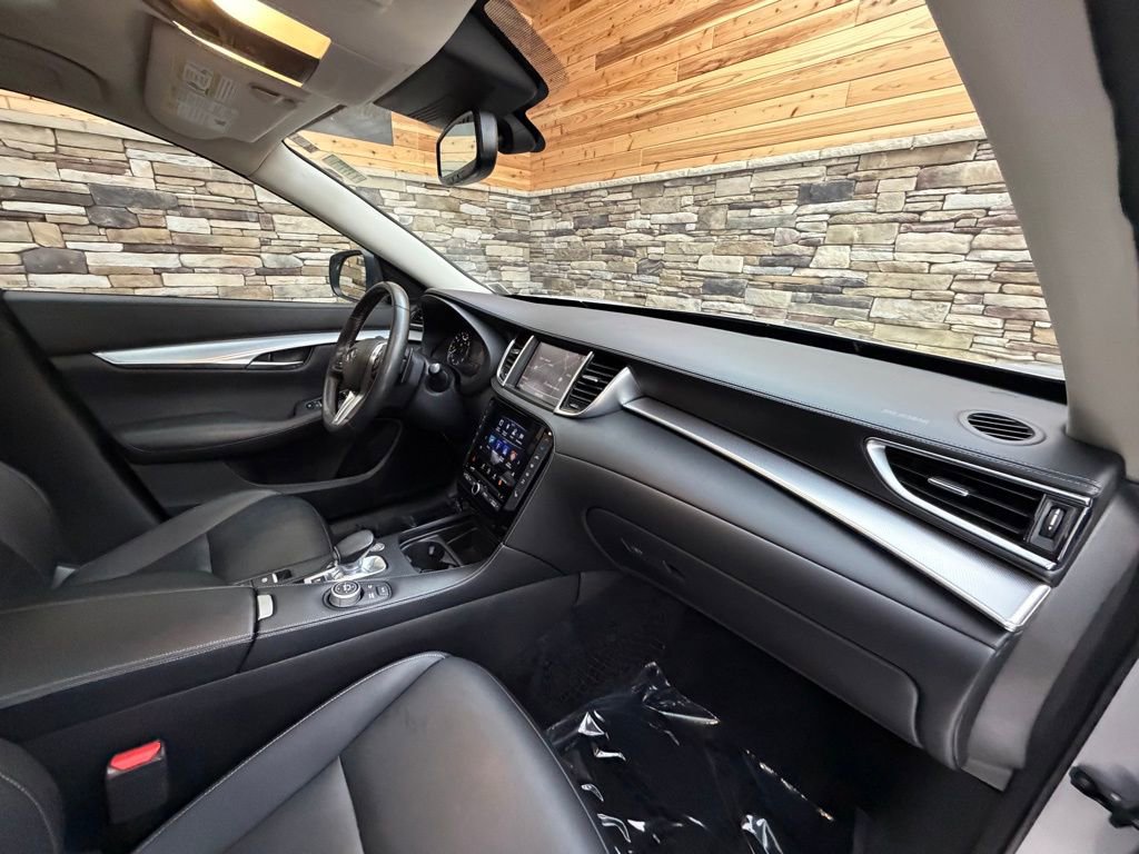 Used 2019 INFINITI QX50 Luxe w/ Navigation Package AWD/4WD image 13