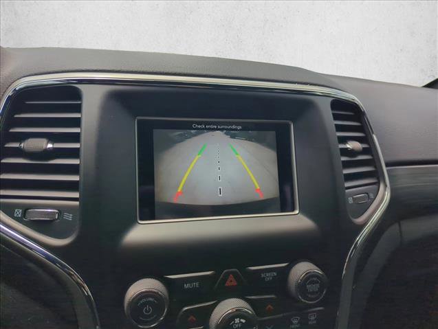 Used 2019 Jeep Grand Cherokee Laredo RWD image 13