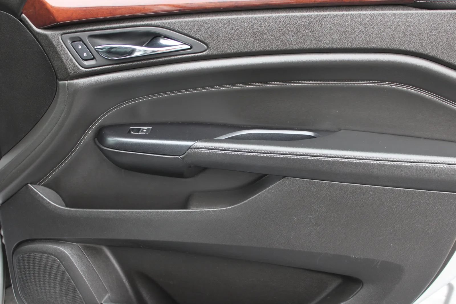 Used 2015 Cadillac SRX Performance w/ Driver Awareness Package FWD image 22