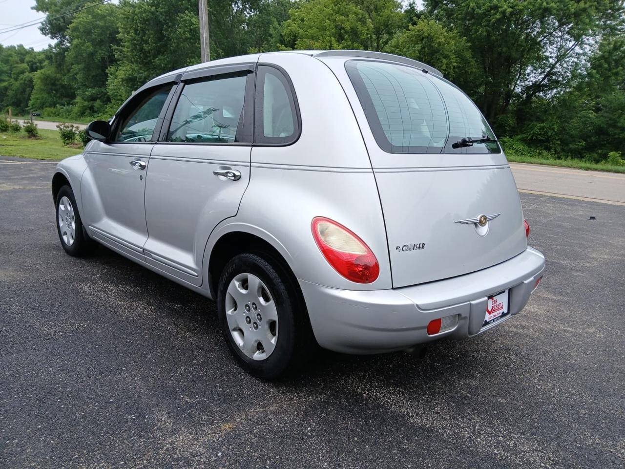 Used 2009 Chrysler PT Cruiser FWD image 5
