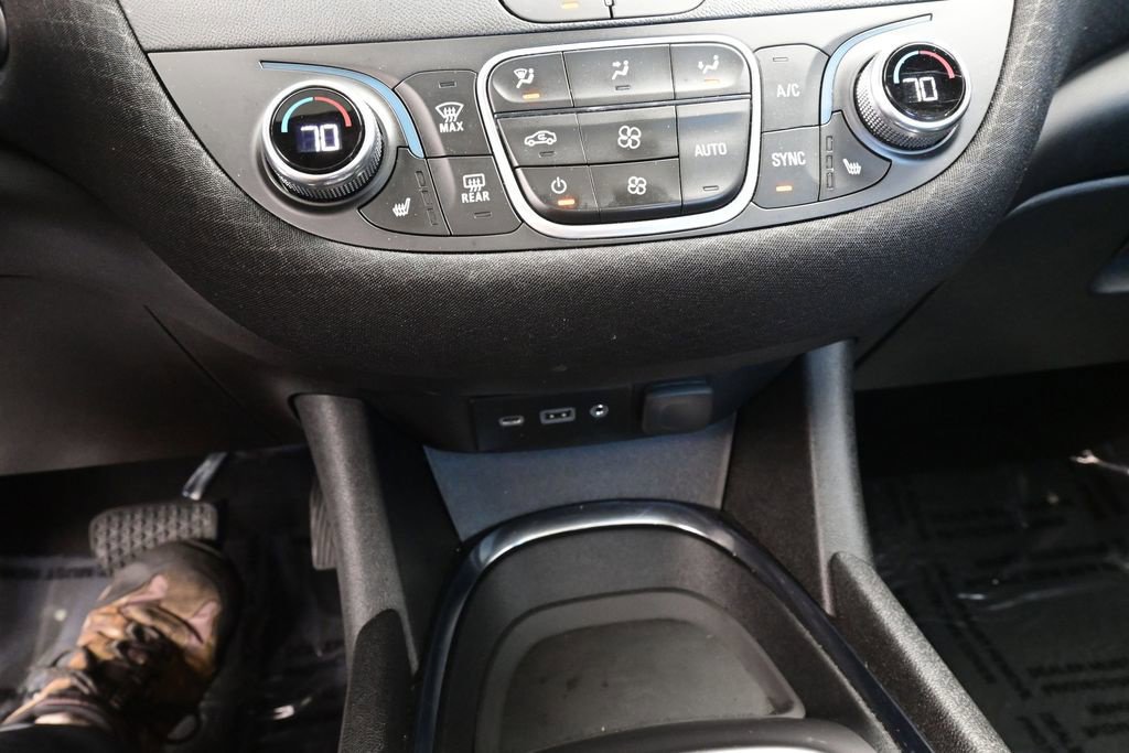 Used 2024 Chevrolet Malibu LT FWD image 32