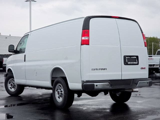 New 2026 GMC Savana 3500 w/ Driver Convenience Package RWD image 11