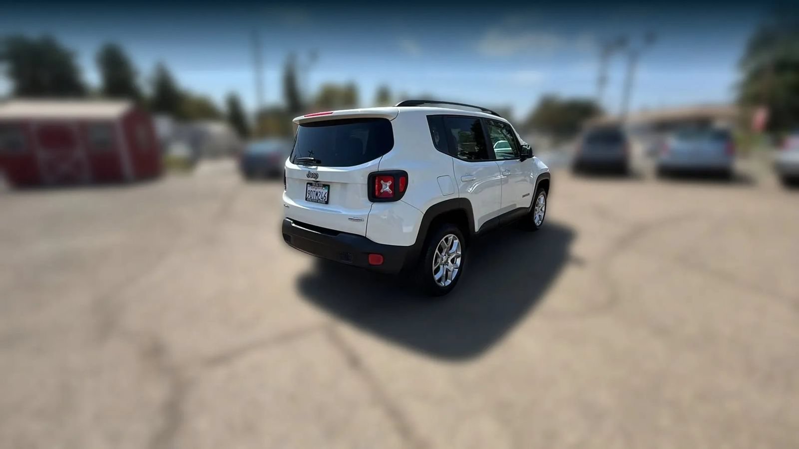 Used 2017 Jeep Renegade Latitude AWD/4WD image 6