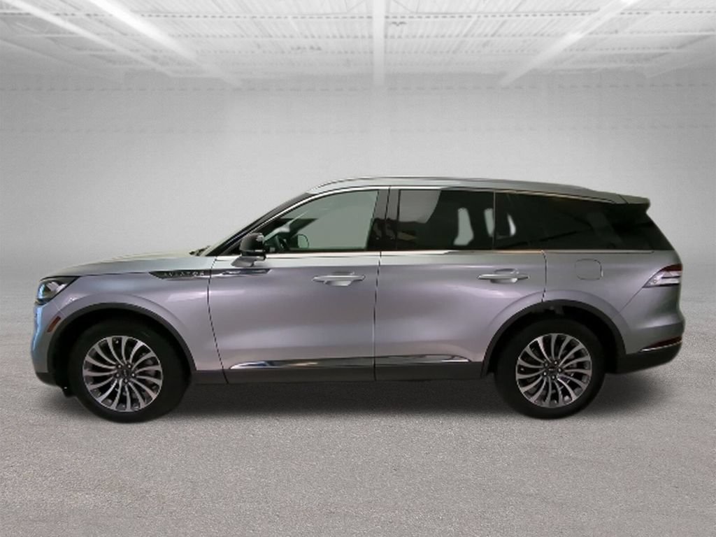 Used 2024 Lincoln Aviator Reserve w/ Equipment Group 201A AWD/4WD image 3