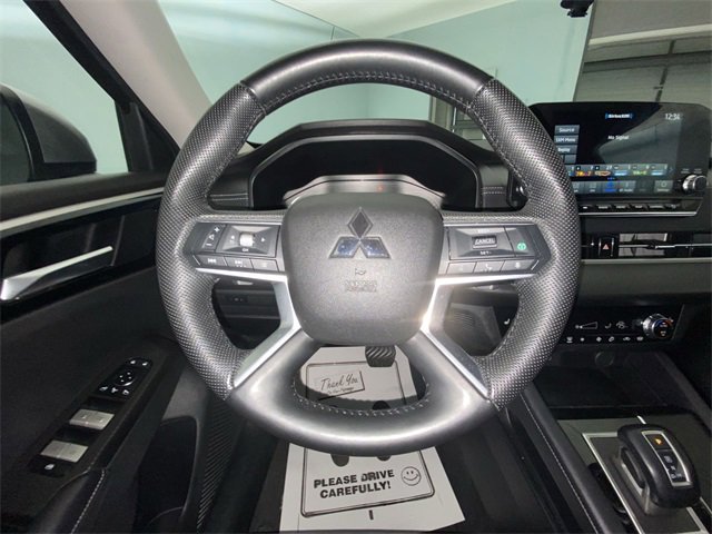 Used 2023 Mitsubishi Outlander SE image 14