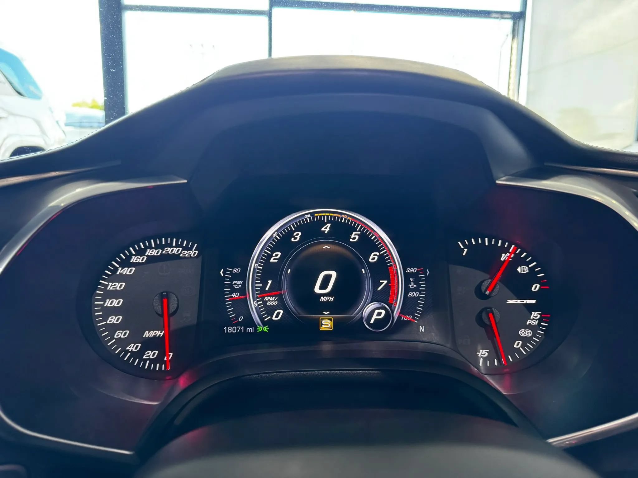 Used 2015 Chevrolet Corvette Z06 w/ 3LZ Preferred Equipment Group RWD image 27