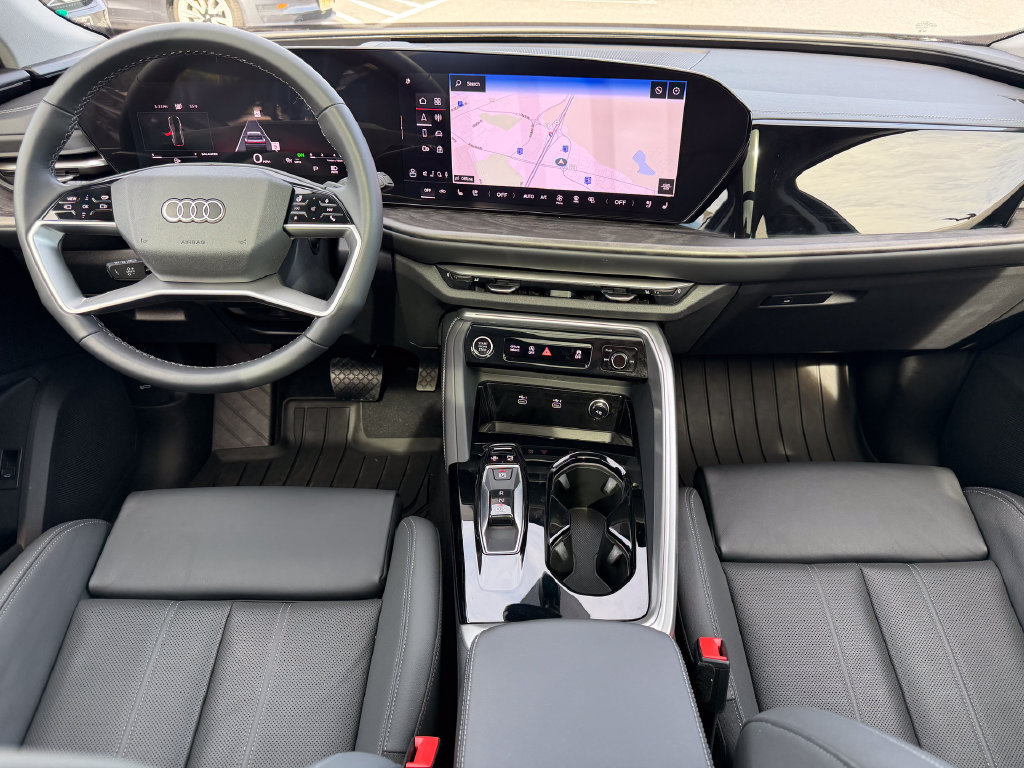 Certified 2025 Audi Q5 Premium Plus w/ Premium Plus AWD/4WD image 2