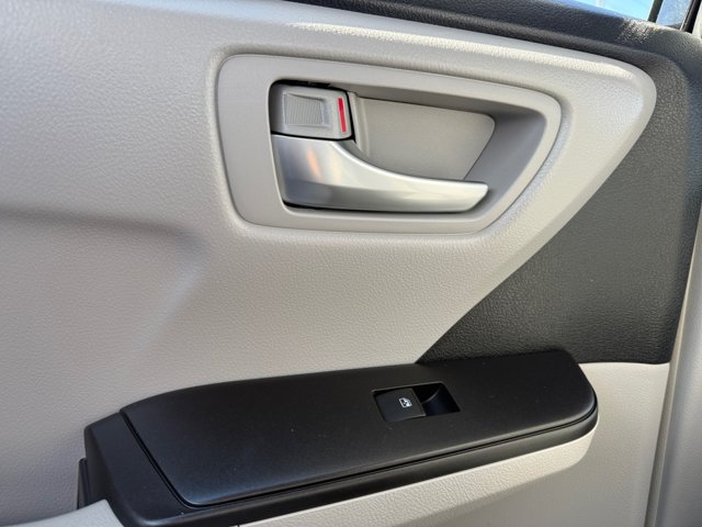 Used 2017 Toyota Camry LE FWD image 30