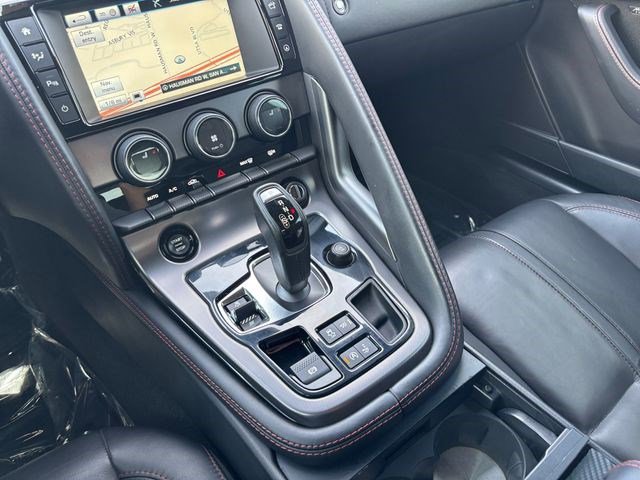 Used 2017 Jaguar F-TYPE R image 29