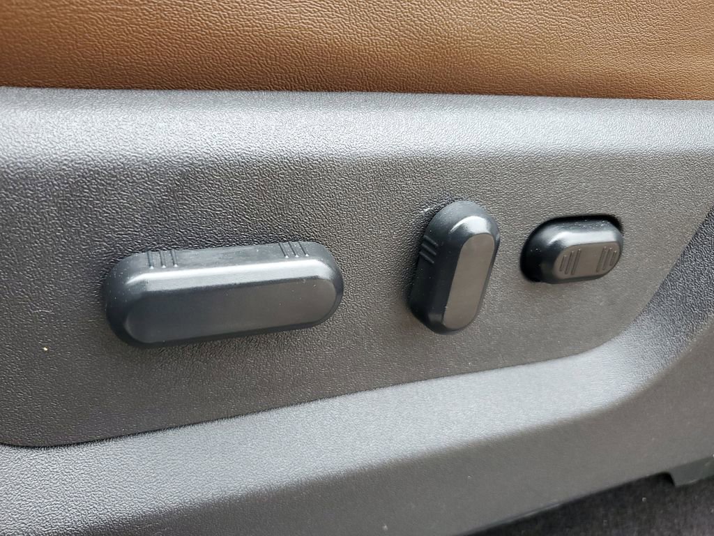 Used 2015 Ford F350 Platinum w/ FX4 Off-Road Package image 12