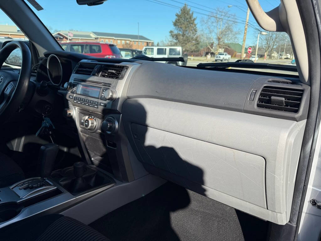 Used 2012 Toyota 4Runner SR5 image 12