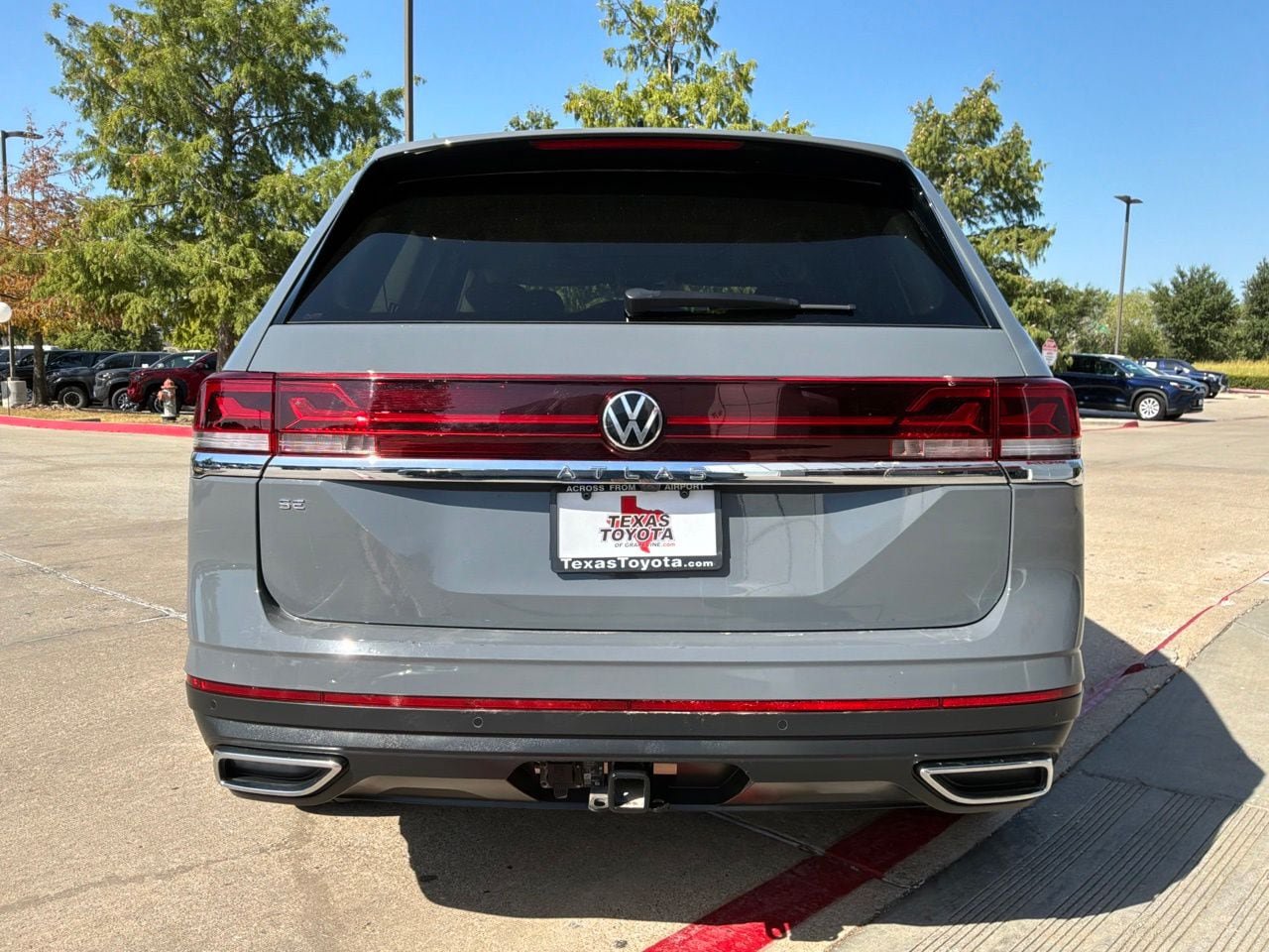 Used 2026 Volkswagen Atlas SE FWD image 7