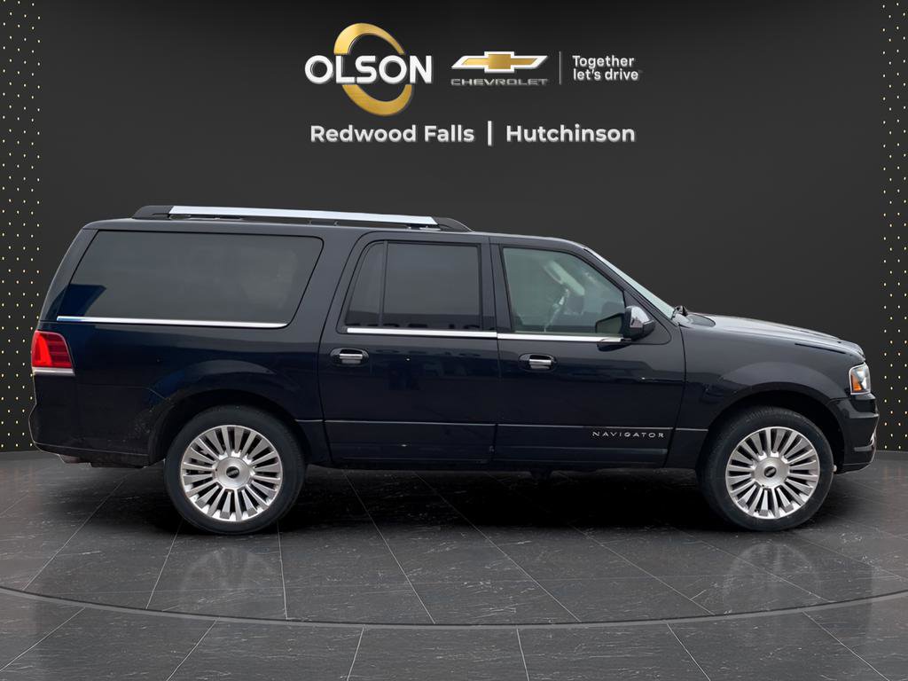 Used 2015 Lincoln Navigator L 4WD w/ Equipment Group 101A Reserve image 6