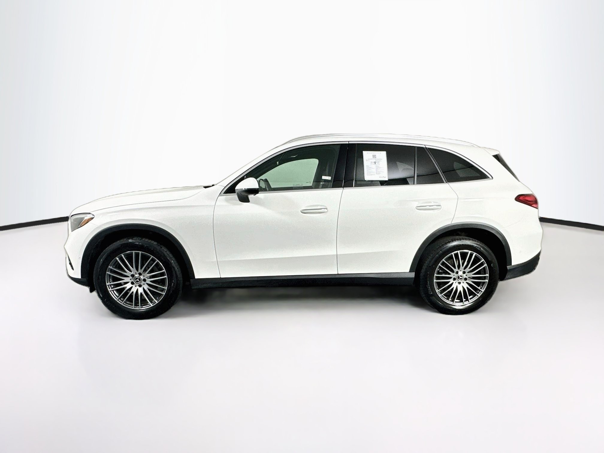 Used 2026 Mercedes-Benz GLC 300 image 4