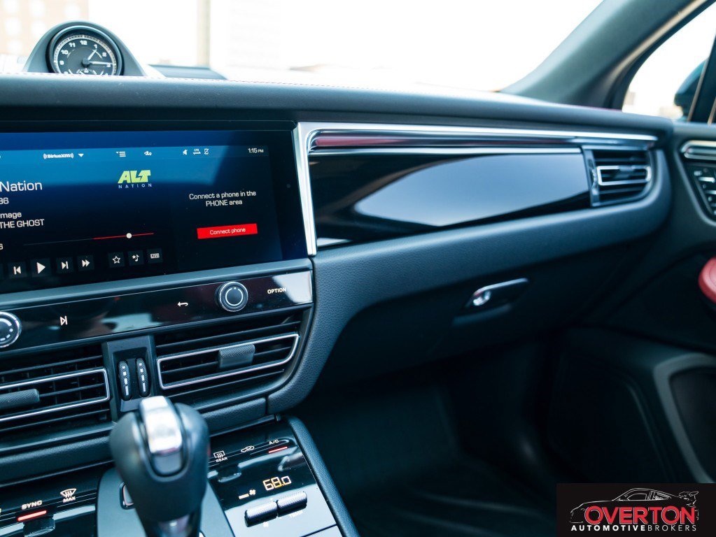 Used 2023 Porsche Macan image 17