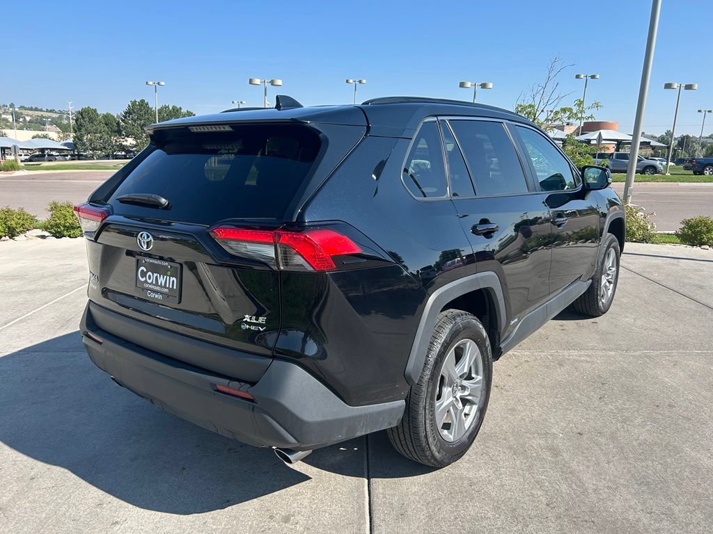 Used 2025 Toyota RAV4 XLE AWD/4WD image 8
